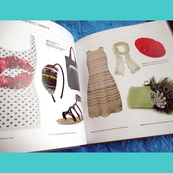 Book - Customize Your Clothes: A Head-to-Toe Guide..., by Rain Blanken - Picture 6 of 13